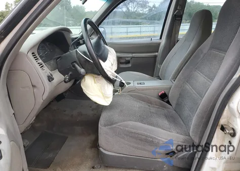 1999 Ford Explorer z USA, uszkodzony, nr VIN 1FMZU34X4XUC07140